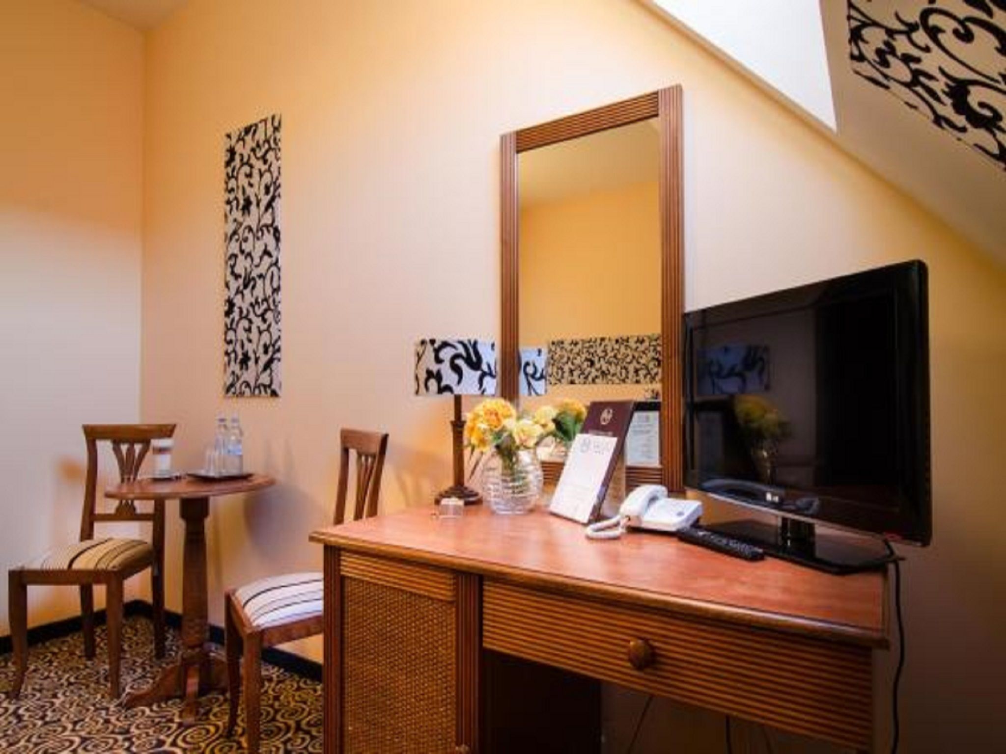 1 bedroom, premium bedding, desk, free wifi