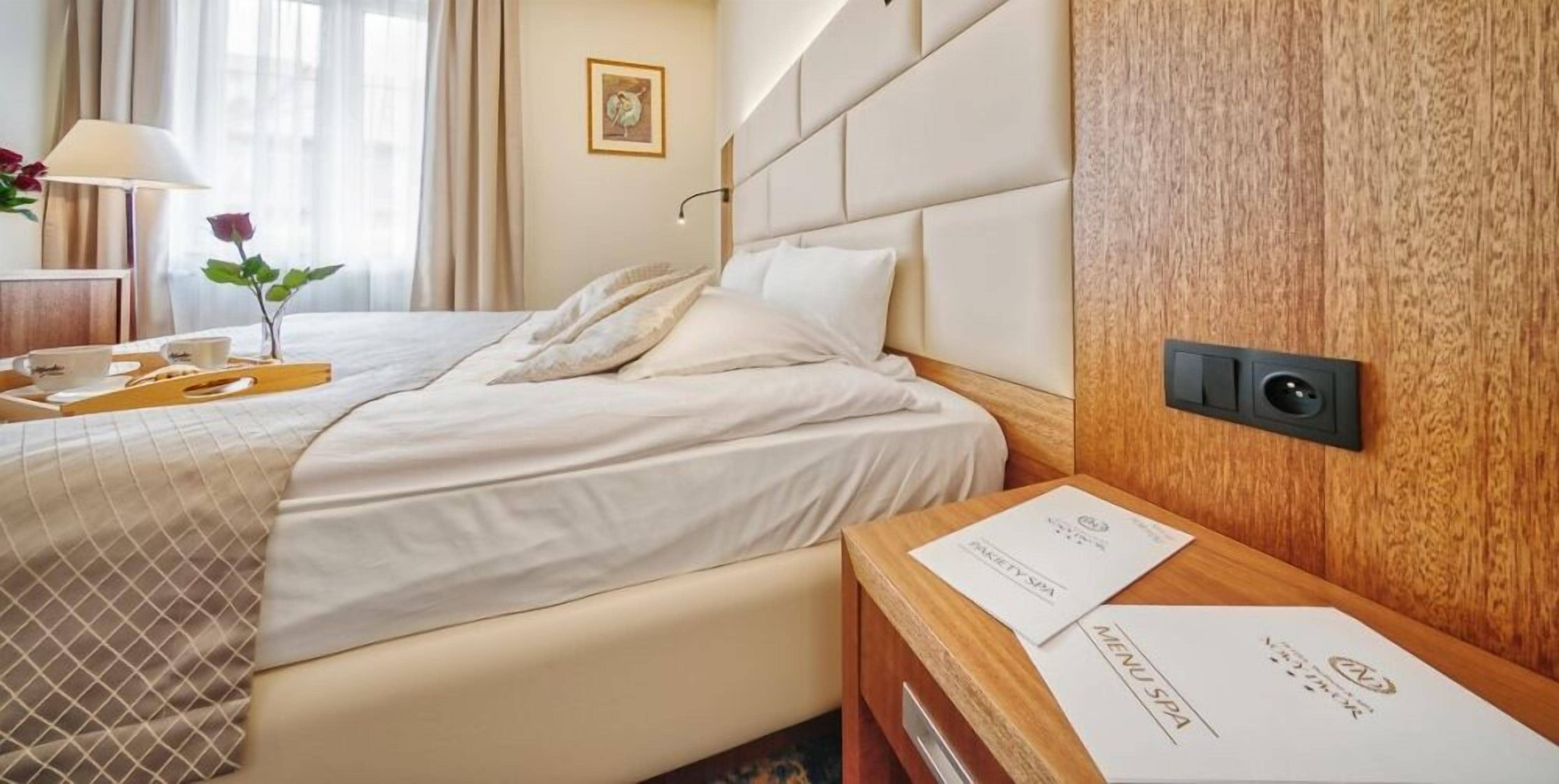 premier double room | 1 bedroom, premium bedding, desk, free wifi