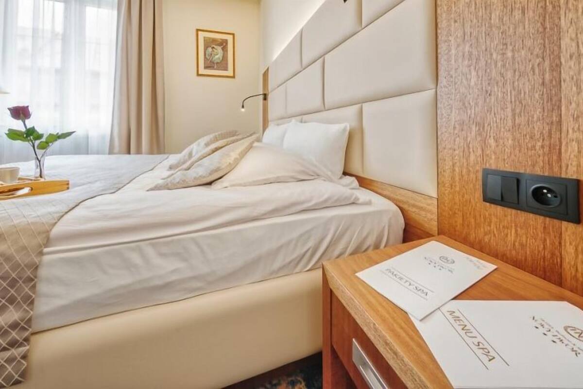 premier double room | 1 bedroom, premium bedding, desk, free wifi