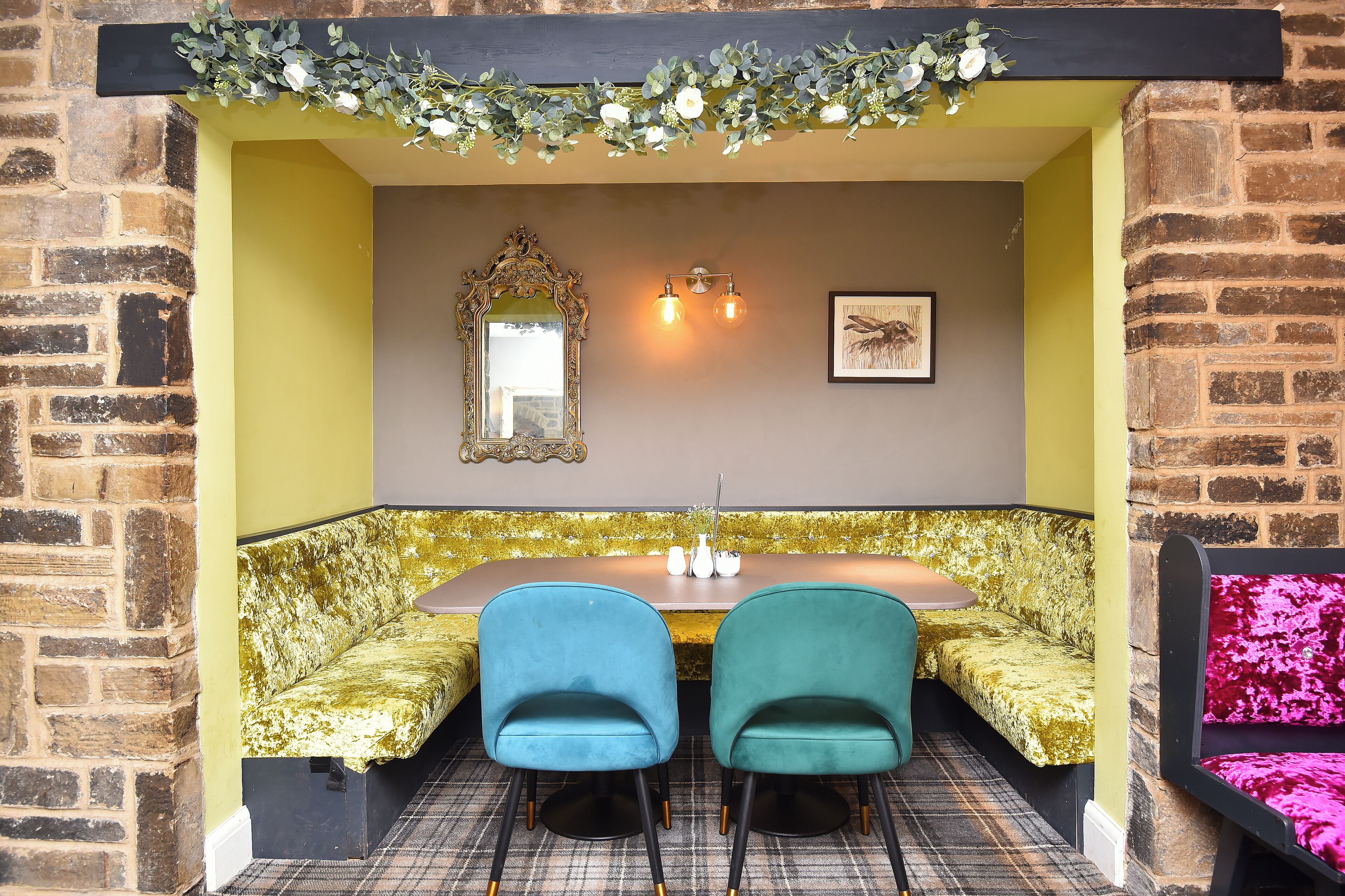 供应午餐和晚餐，英国菜