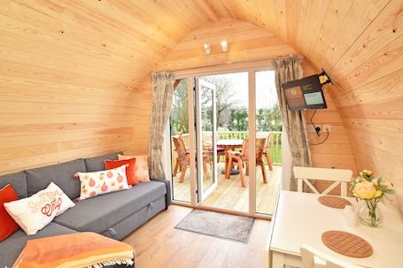 1 habitación, decoración personalizada y muebles diferentes