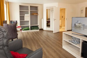 Superior Double Room (in main or annex building) | Hypo-allergenic bedding, in-room safe, blackout drapes