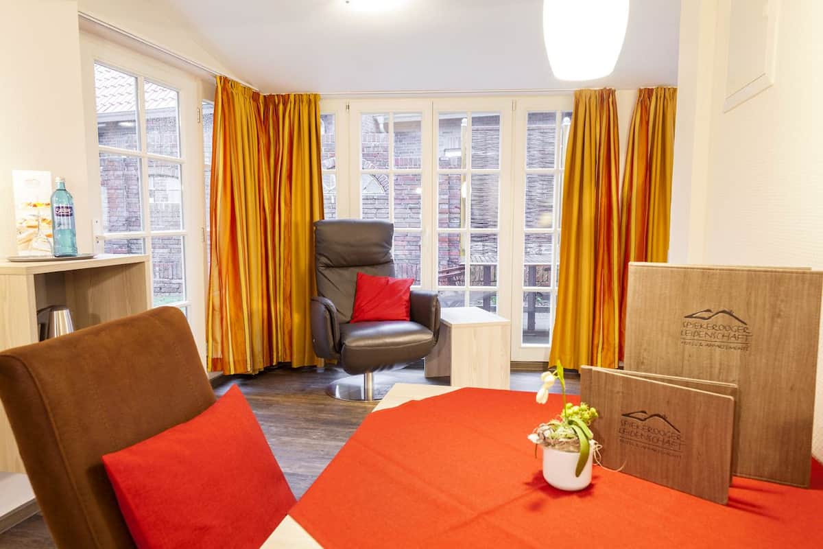 Single Room (in main or annex building) | Hypo-allergenic bedding, in-room safe, blackout drapes