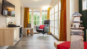 Single Room (in main or annex building) | Hypo-allergenic bedding, in-room safe, blackout curtains