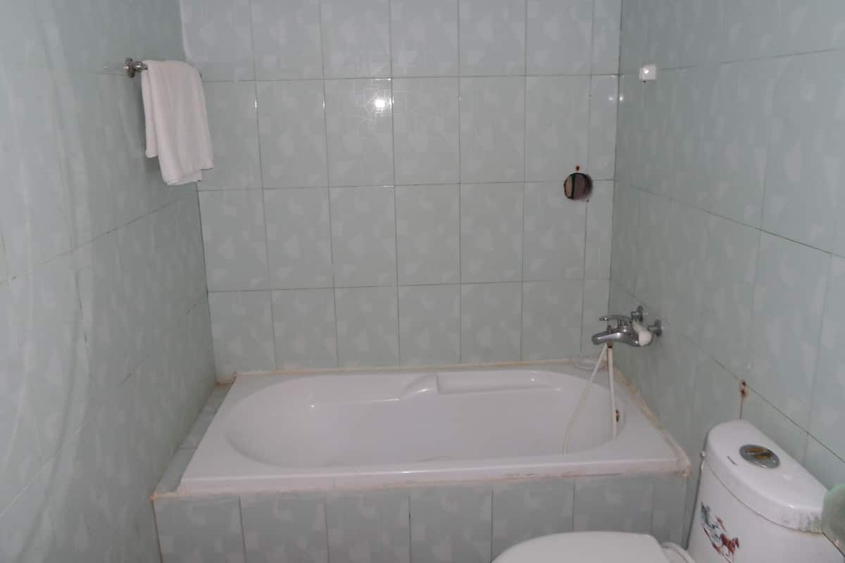 Chambre, vue ville