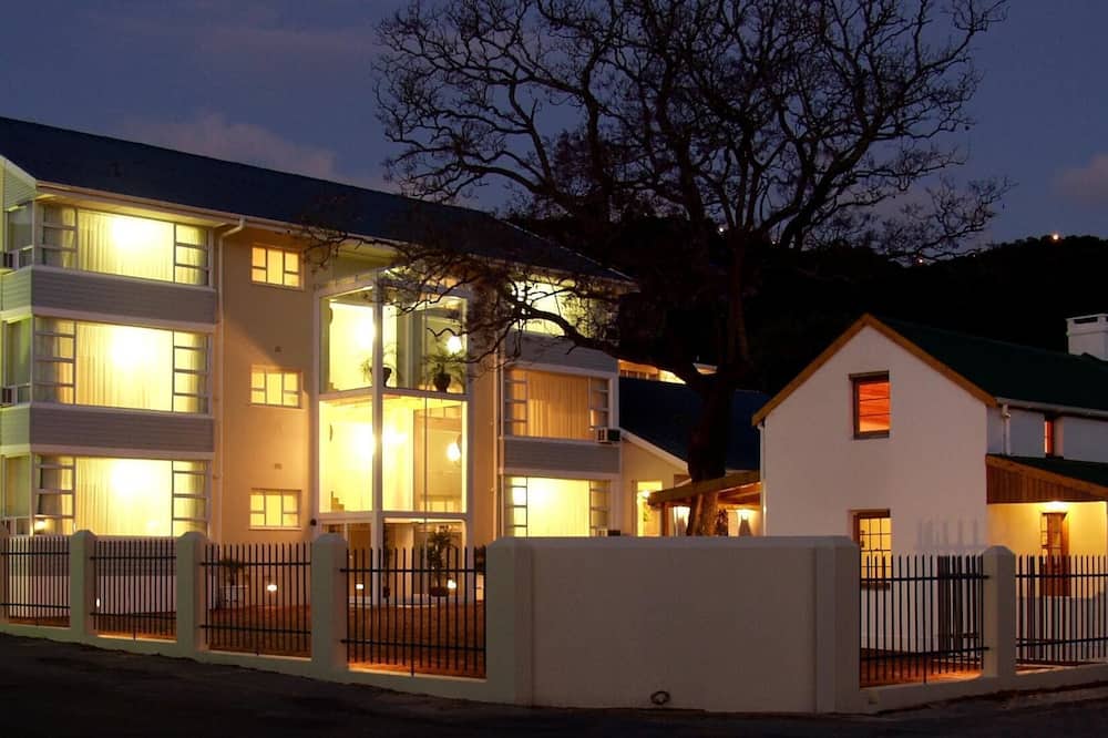 The Russel Hotel