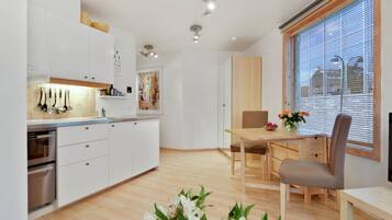 Family Apartment | In-room dining