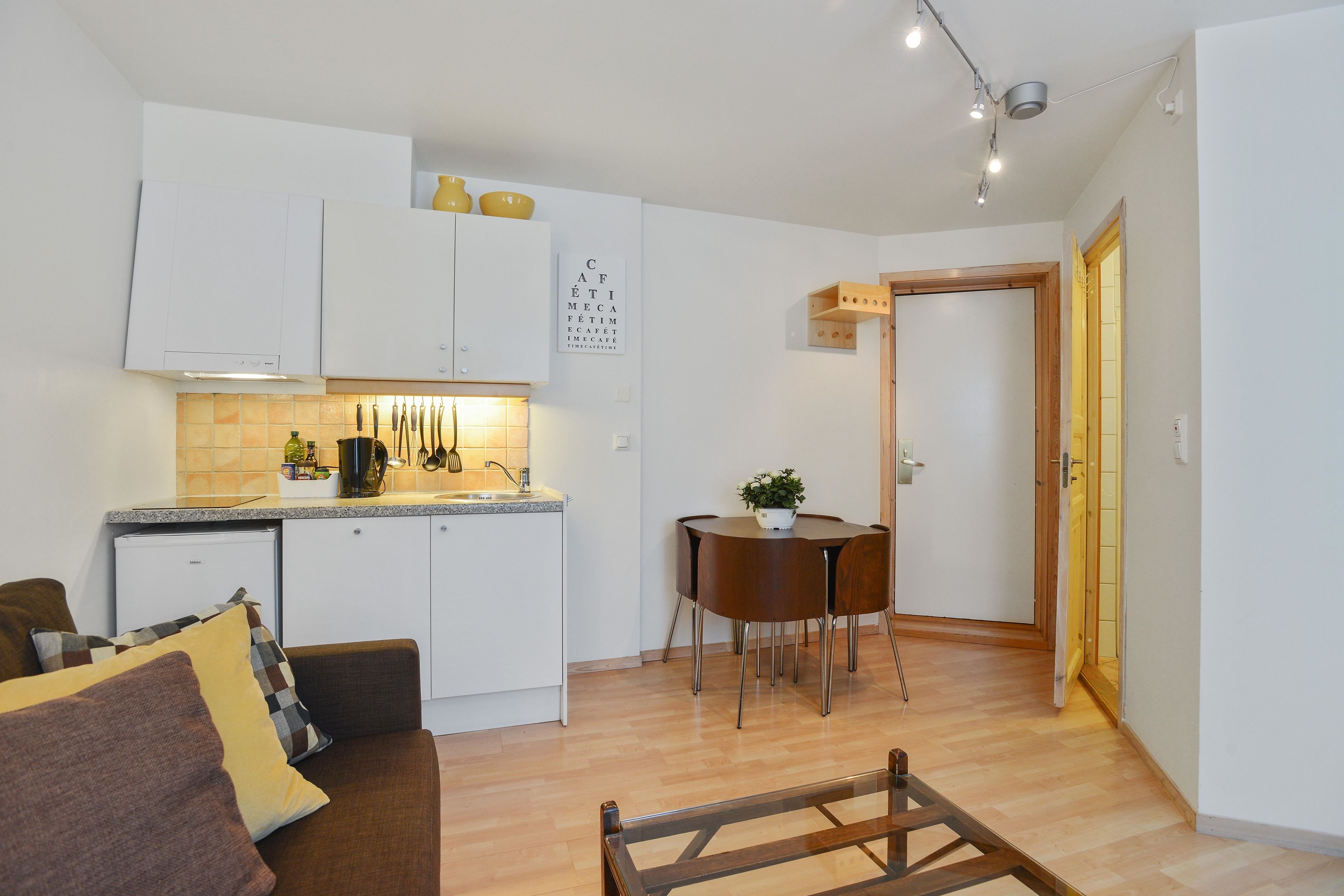 comfort apartment, 1 double bed with sofa bed | in-room dining