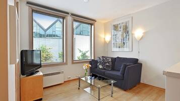 Comfort Apartment, 1 Double Bed with Sofa bed | Living room | 81-cm flat-screen TV with cable channels, TV