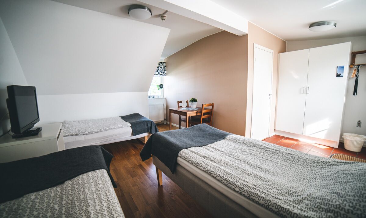 triple room | 1 bedroom, cots/infant beds, free wifi, bed sheets