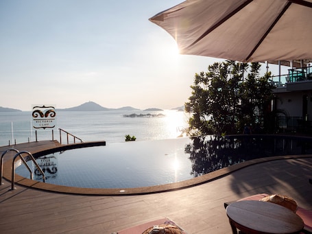 Exterior. Victoria Cliff Hotel & Resort