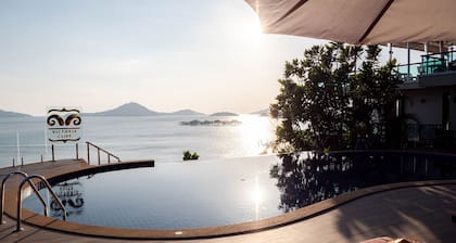 Victoria Cliff Hotel & Resort