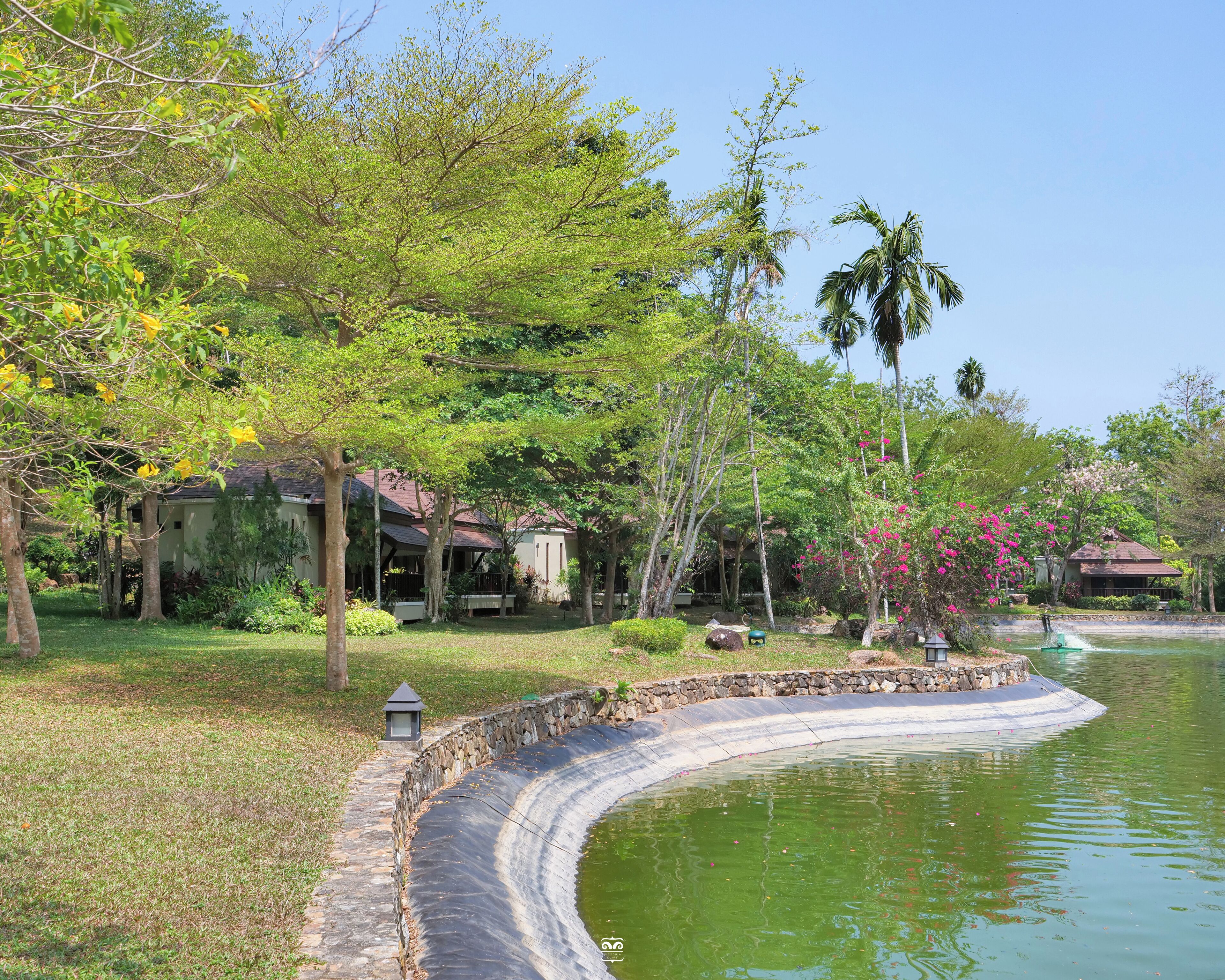 lake view villa | lake view