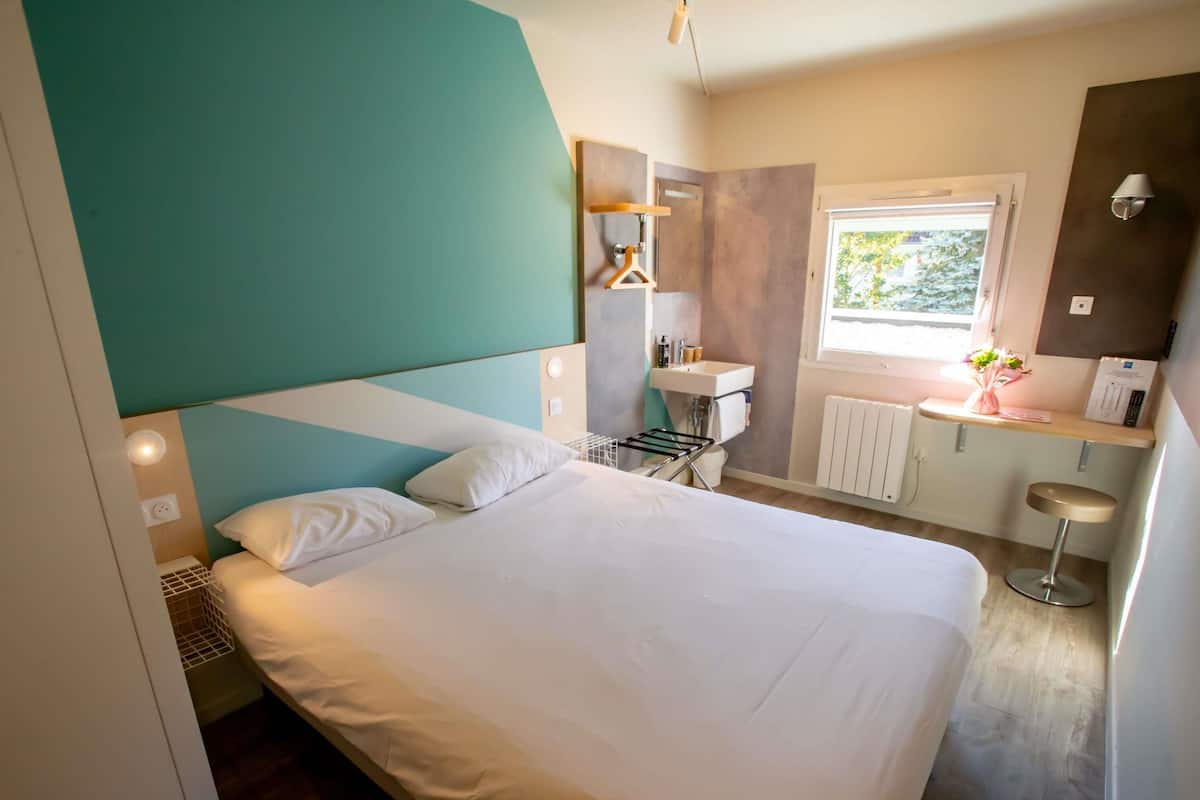 Double Room | In-room safe, desk, soundproofing, free cots/infant beds