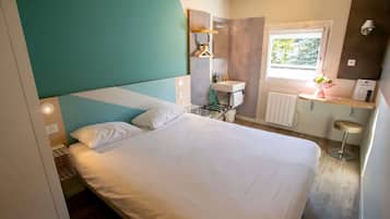 Double Room | In-room safe, desk, soundproofing, free cribs/infant beds
