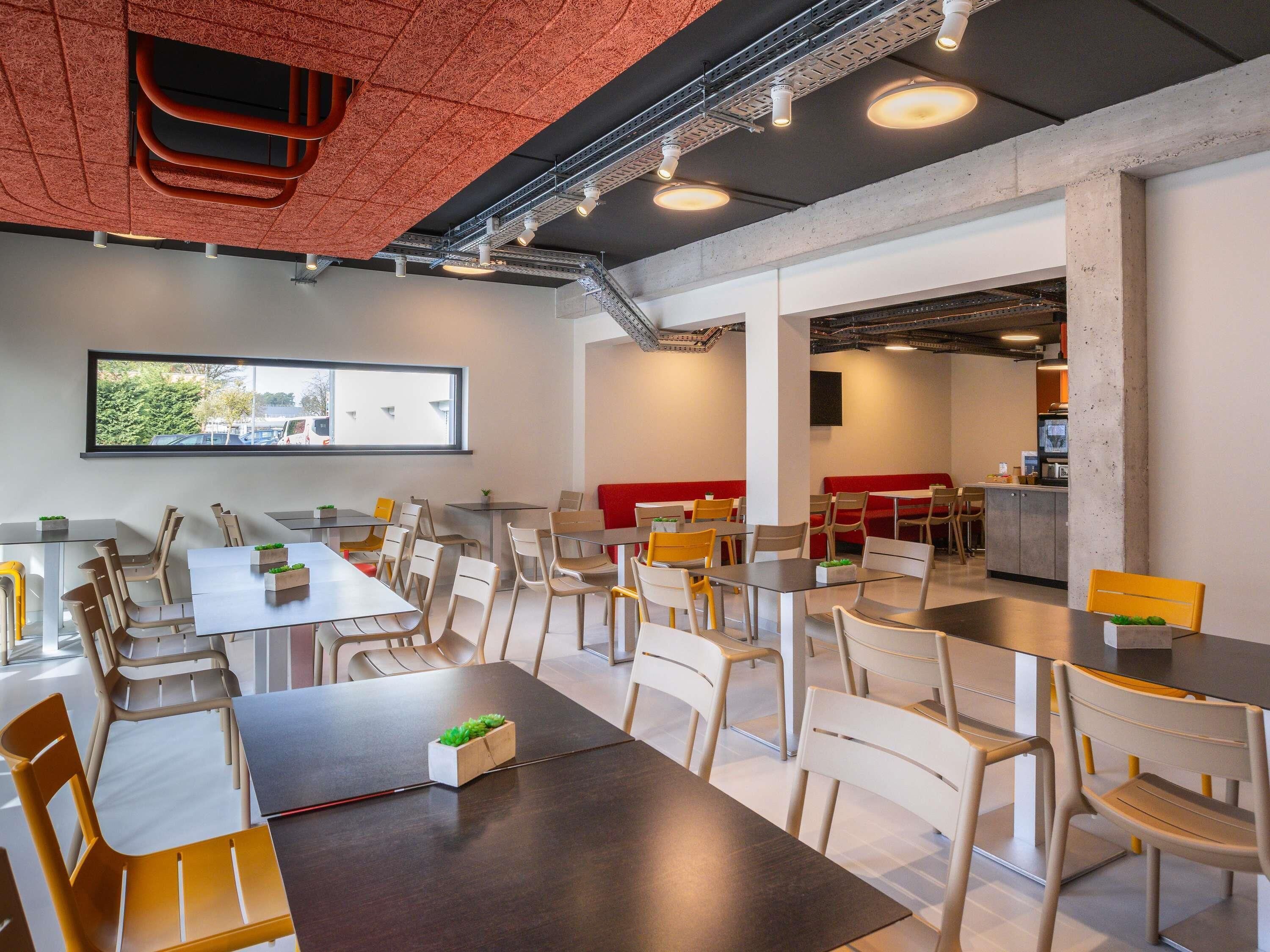 Café da manhã com buffet todos os dias mediante uma taxa