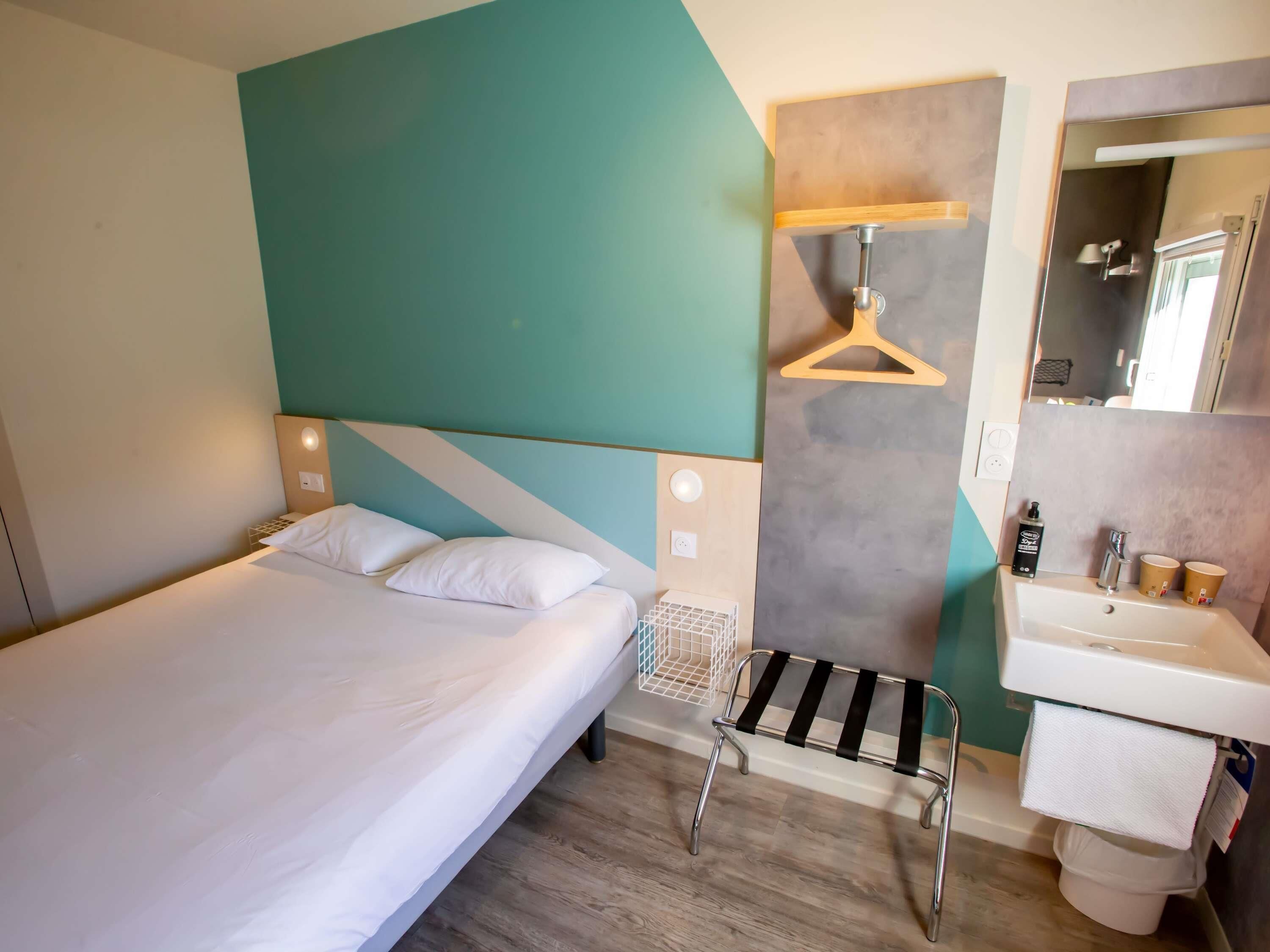 Double Room | In-room safe, desk, soundproofing, free cribs/infant beds