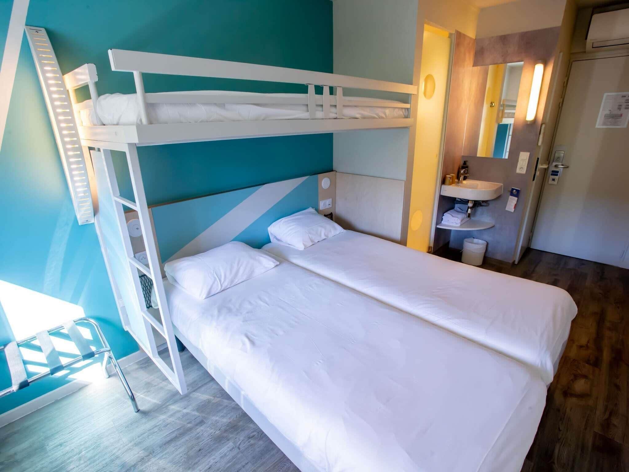 Triple Room, 3 Twin Beds | In-room safe, desk, soundproofing, free cribs/infant beds