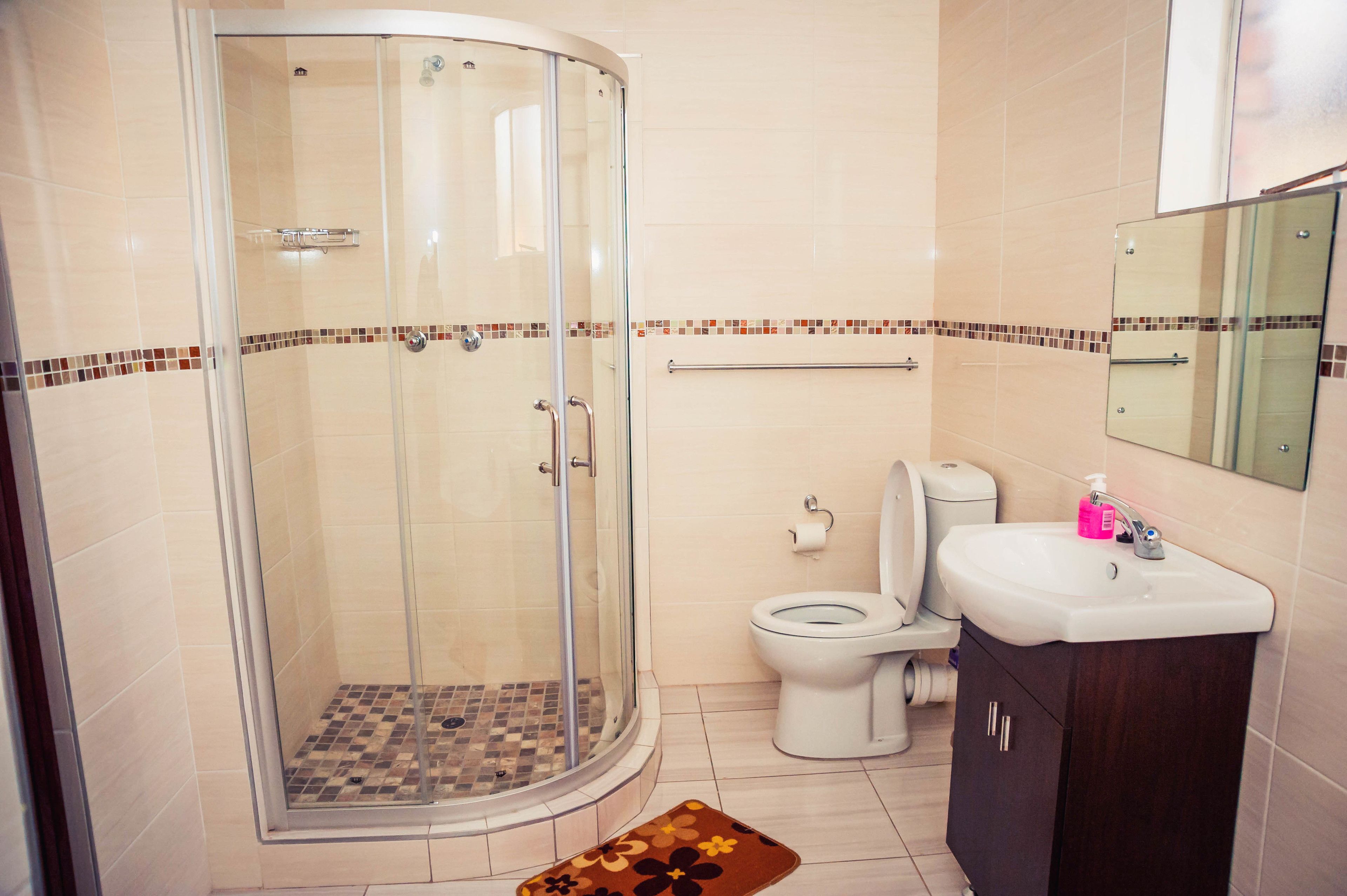 Deep-soaking bathtub, free toiletries