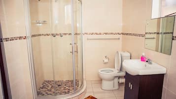 Deep-soaking bathtub, free toiletries