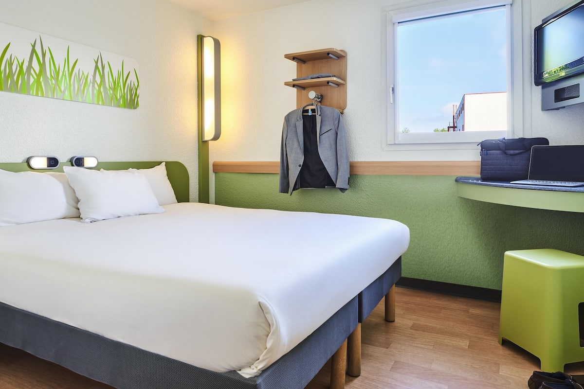 Chambre Double | Literie de qualité supérieure, bureau, chambres insonorisées