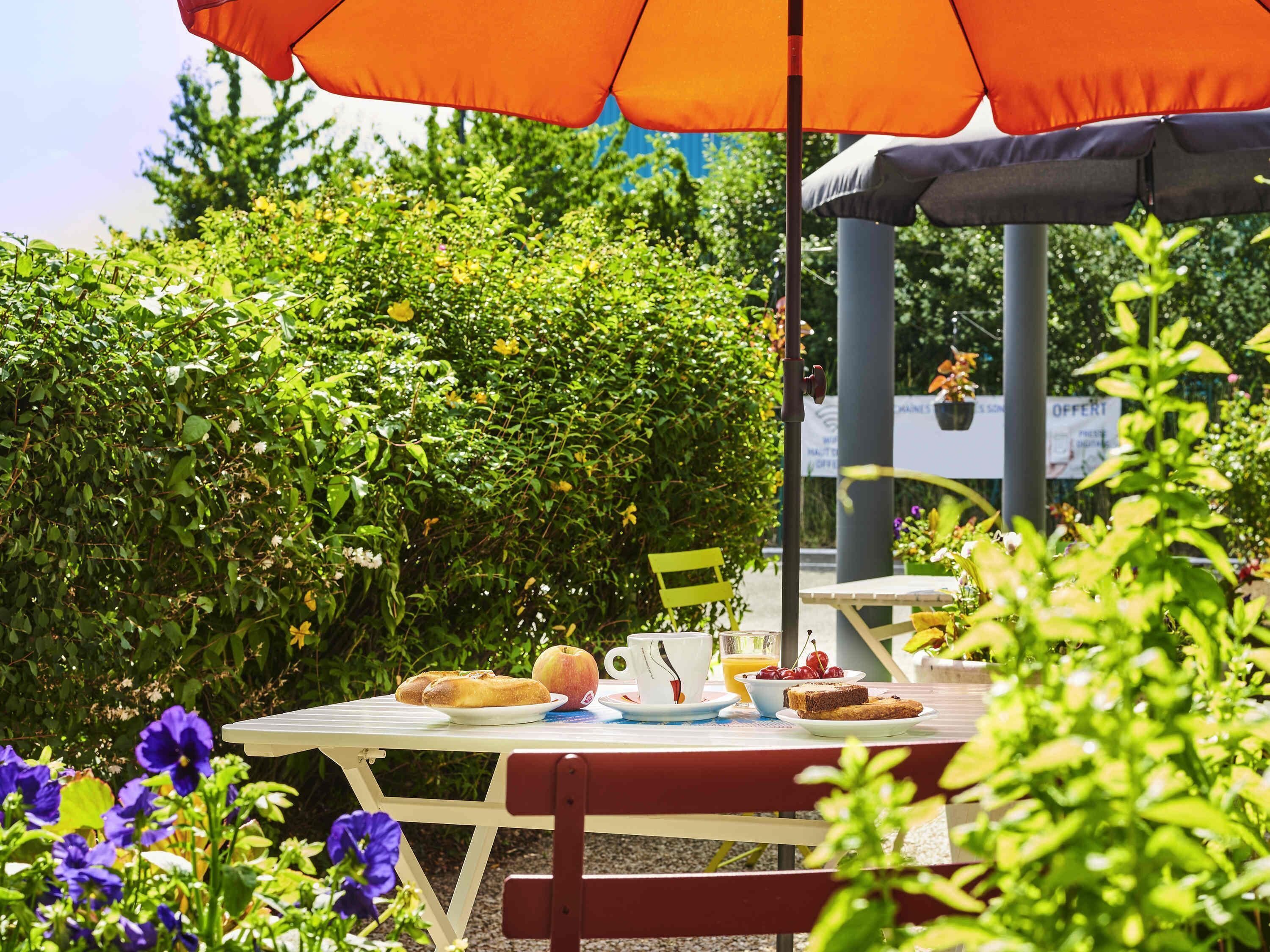 Petit déjeuner buffet servi tous les jours en supplément