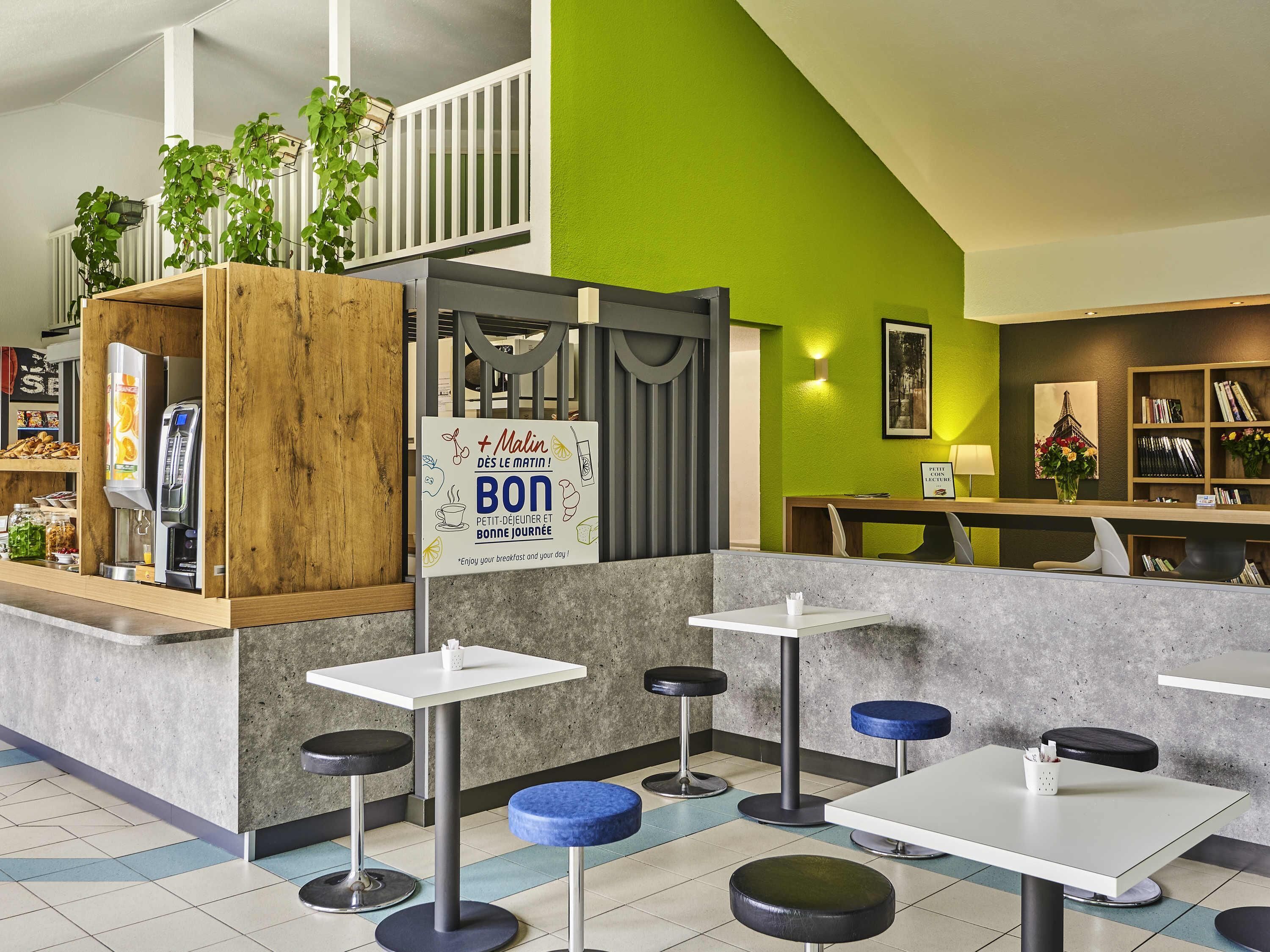 Daily buffet breakfast (EUR 6.60 per person)