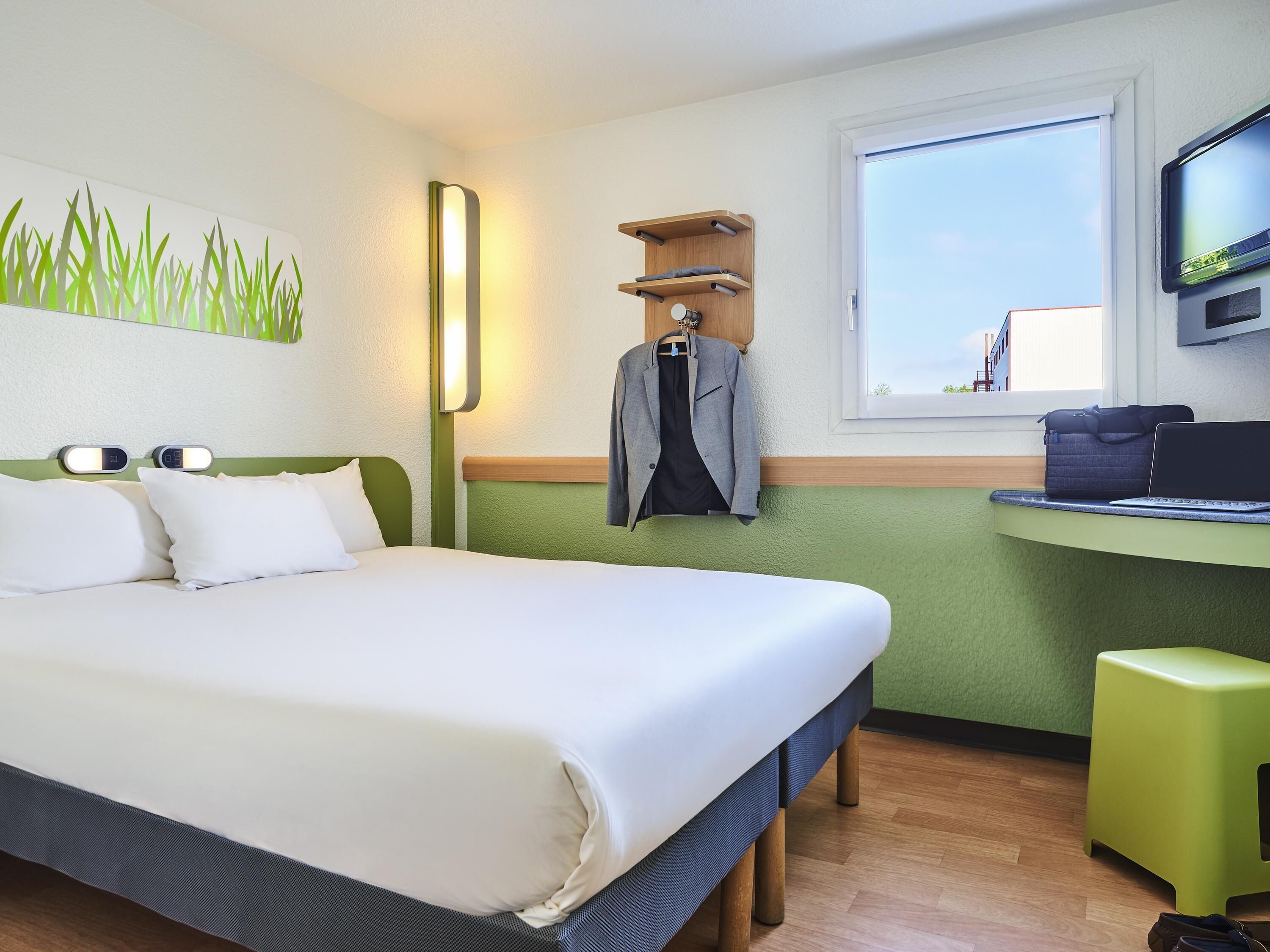 Habitación doble | Ropa de cama de alta calidad, escritorio, insonorización y wifi gratis 