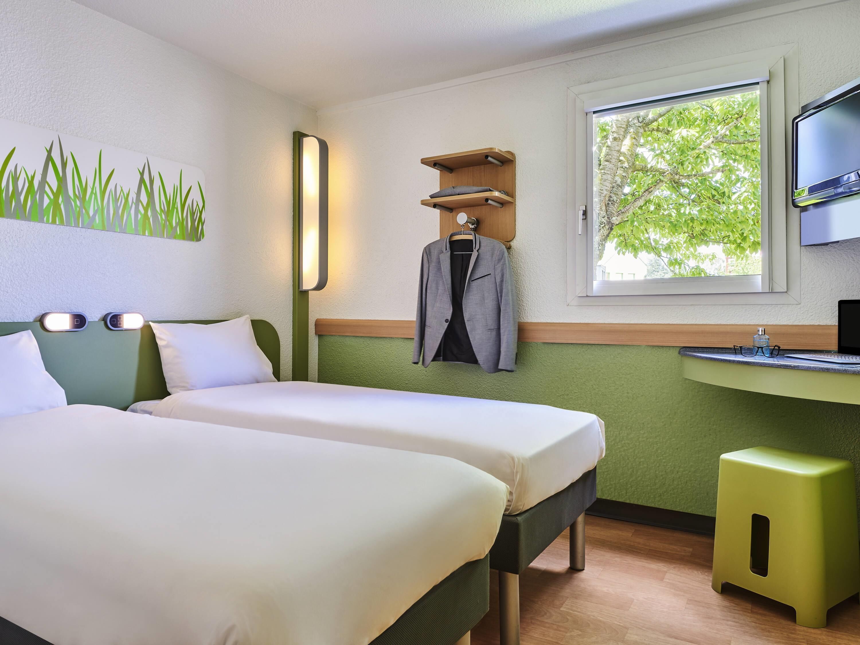 Chambre avec lits jumeaux, 2 lits jumeaux | Literie de qualité, bureau, système d’insonorisation