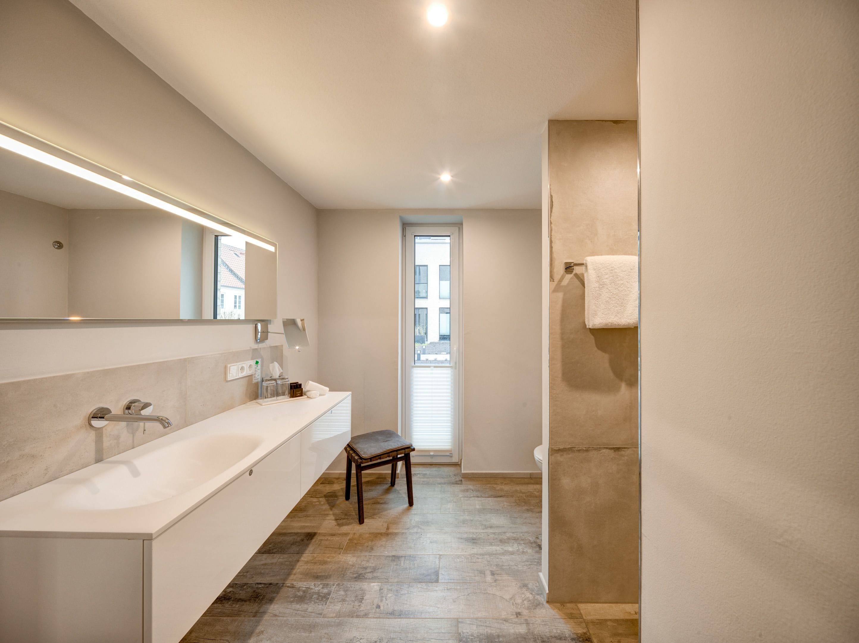 double room (brigg) | bathroom | shower, free toiletries, hair dryer, towels