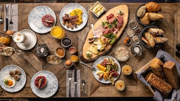 Daily buffet breakfast (EUR 25 per person)