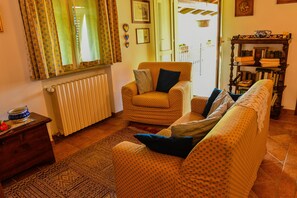 高级套房, 2 间卧室, 无烟房, 露台 | 起居区