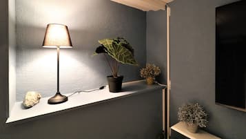 1 bedroom, premium bedding, iron/ironing board, free WiFi