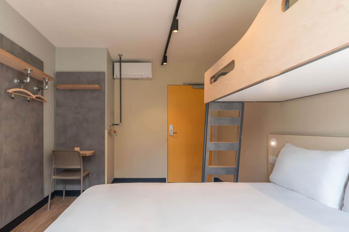 Standard Room, 1 Double Bed, Accessible | Desk, blackout curtains, soundproofing, free WiFi