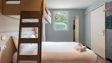 Desk, blackout drapes, soundproofing, free WiFi