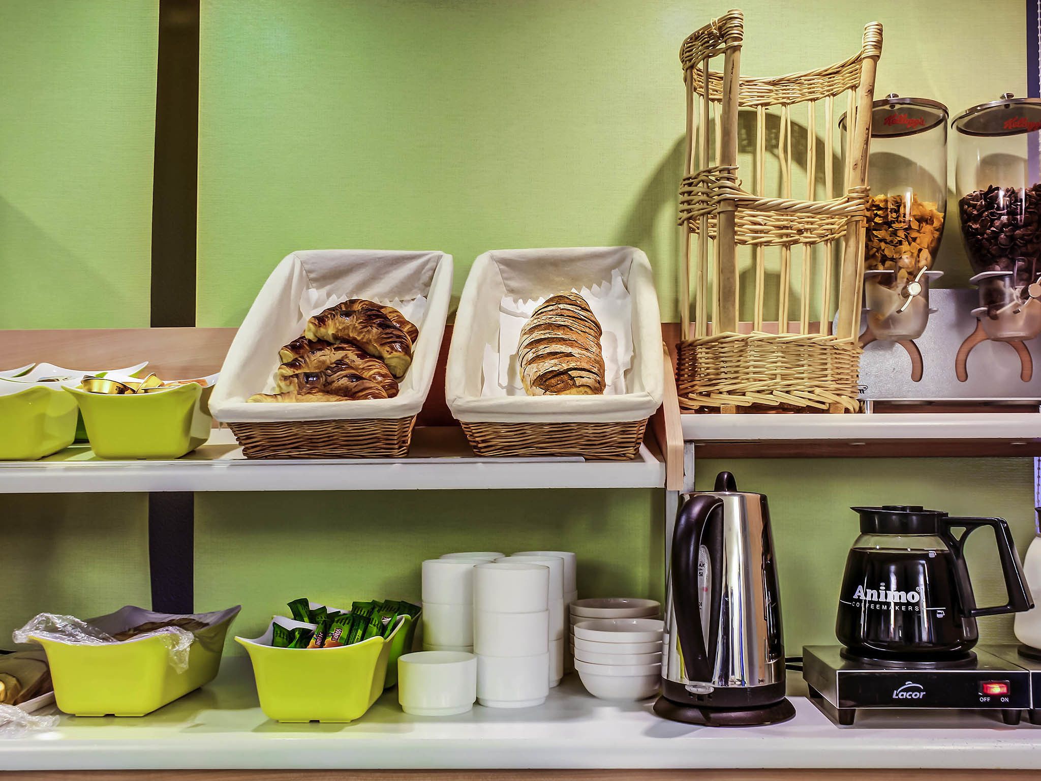 daily continental breakfast (eur 7.20 per person)