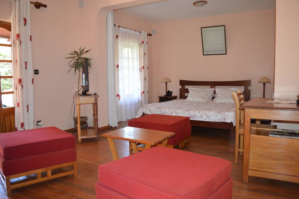 Comfort Suite, Accessible | Blackout curtains, cots/infant beds, rollaway beds, free WiFi