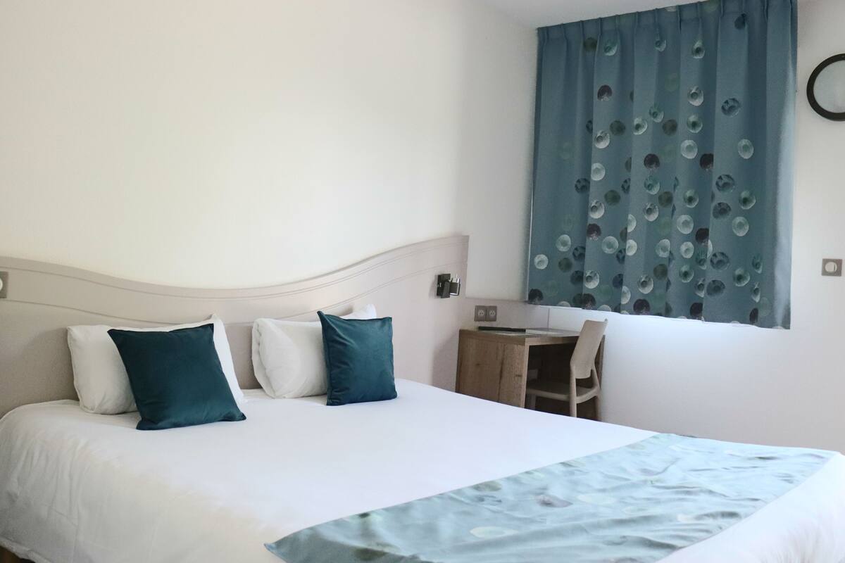 double room | individually furnished, desk, iron/ironing board, free wifi