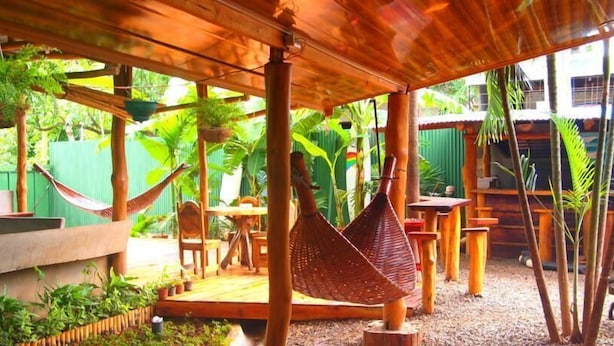 Exterior - Coral Reef Surf Hostel (Tamarindo)