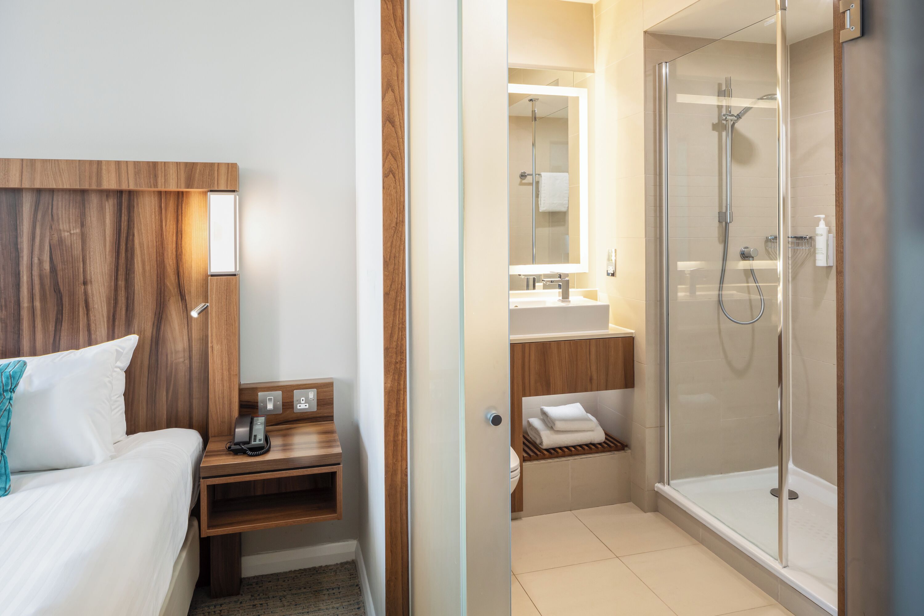 Executive Room, 1 King Bed | Bathroom