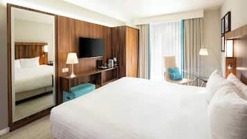 Habitació superior, 1 llit de matrimoni gran, no fumadors, balcó (Balcony) | Roba de llit hipoal·lergògena, caixa forta a l'habitació i escriptori