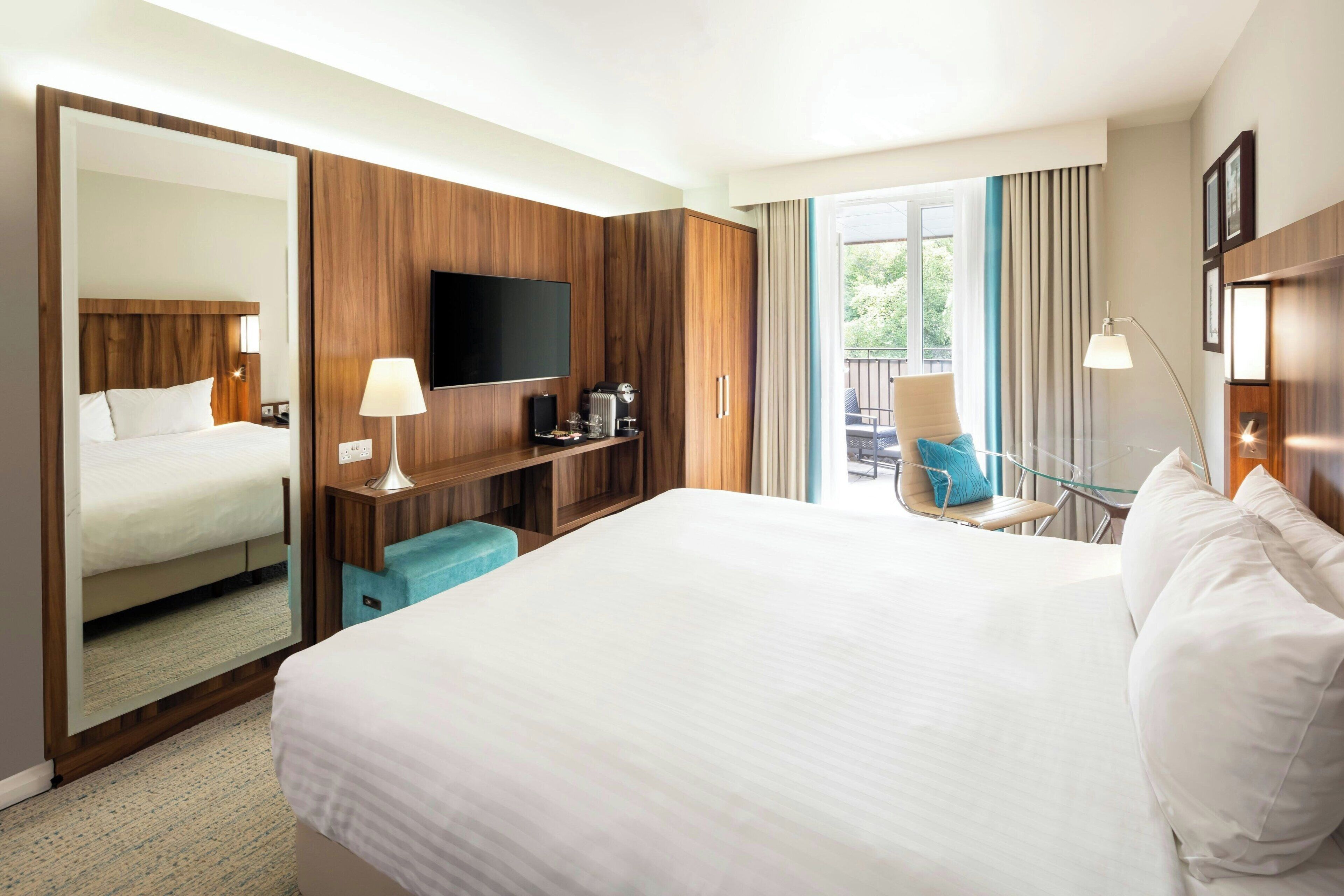 Habitación superior, 1 cama King size, balcón (Balcony) | Ropa de cama hipoalergénica y caja de seguridad en la habitación 