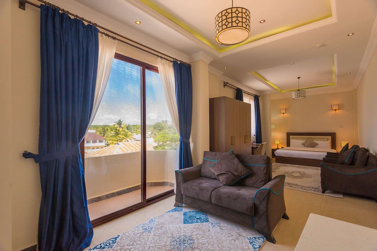 Habitación superior, 1 cama King size, vista a la ciudad | 1 habitación, sábanas de algodón egipcio y ropa de cama de alta calidad