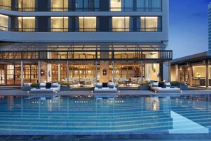 Pool - Bangkok Marriott Queens Park (Klong Toey)