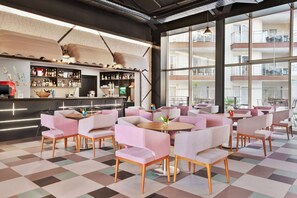 Lounge dans le hall