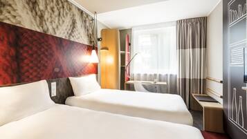 Twin Room, 2 Single Beds | Desk, soundproofing, free WiFi, bed sheets