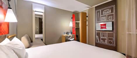 Comfort Room, 1 Queen Bed | Desk, soundproofing, free WiFi, bed sheets