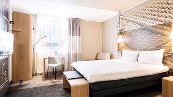 Comfort-Zimmer, 1 Queen-Bett | Schreibtisch, schallisolierte Zimmer, kostenloses WLAN, Bettwäsche