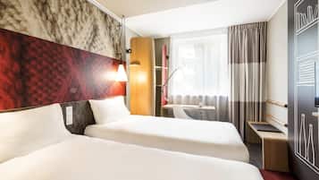 Twin Room, 2 Single Beds | Desk, soundproofing, free WiFi, bed sheets