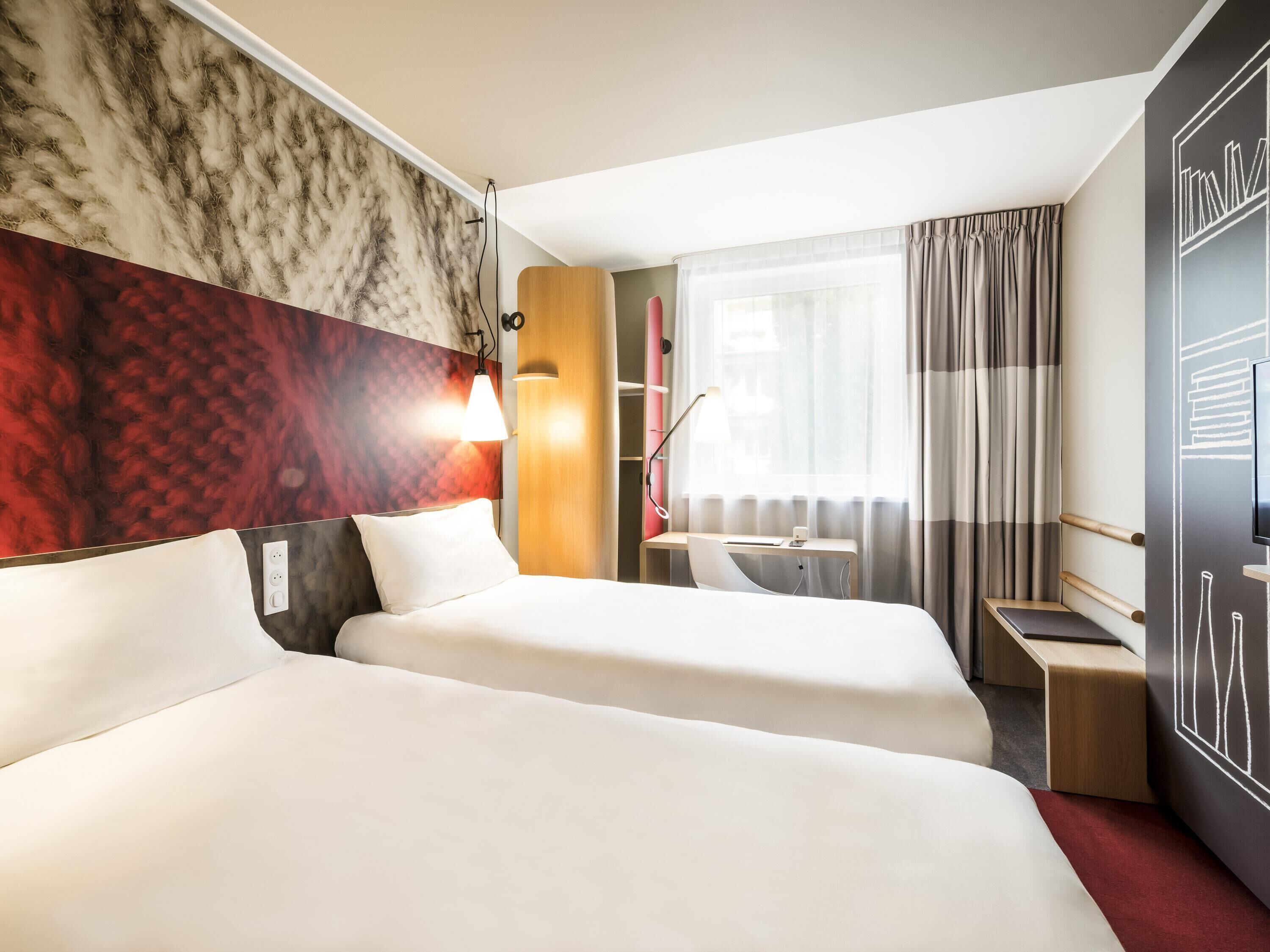 Kamar Twin, 2 Tempat Tidur Twin | Meja kerja, kedap suara, Wi-Fi gratis, dan seprai linen